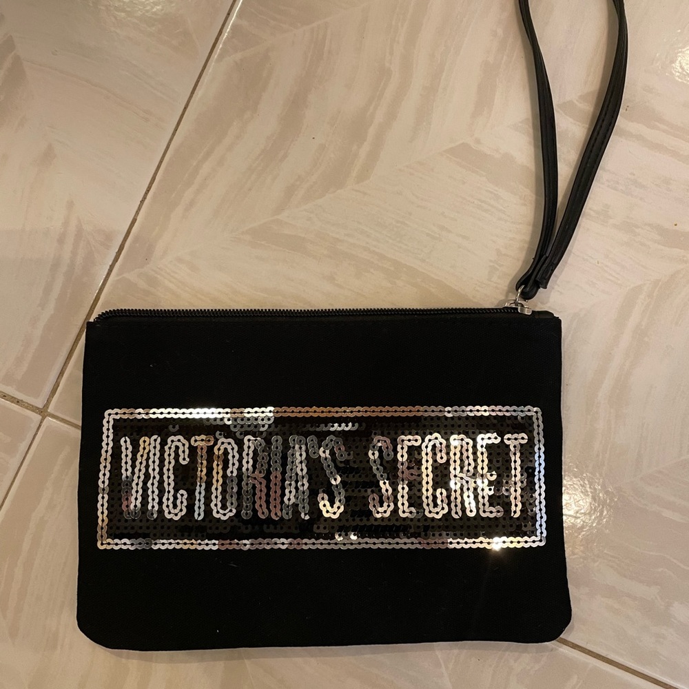 Victoria Secret wristlet with zipper